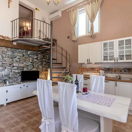 Apartment Vintage Banjol