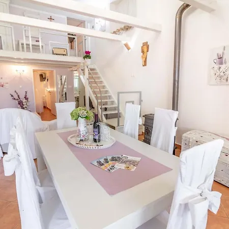 Vintage Apartment Banjol